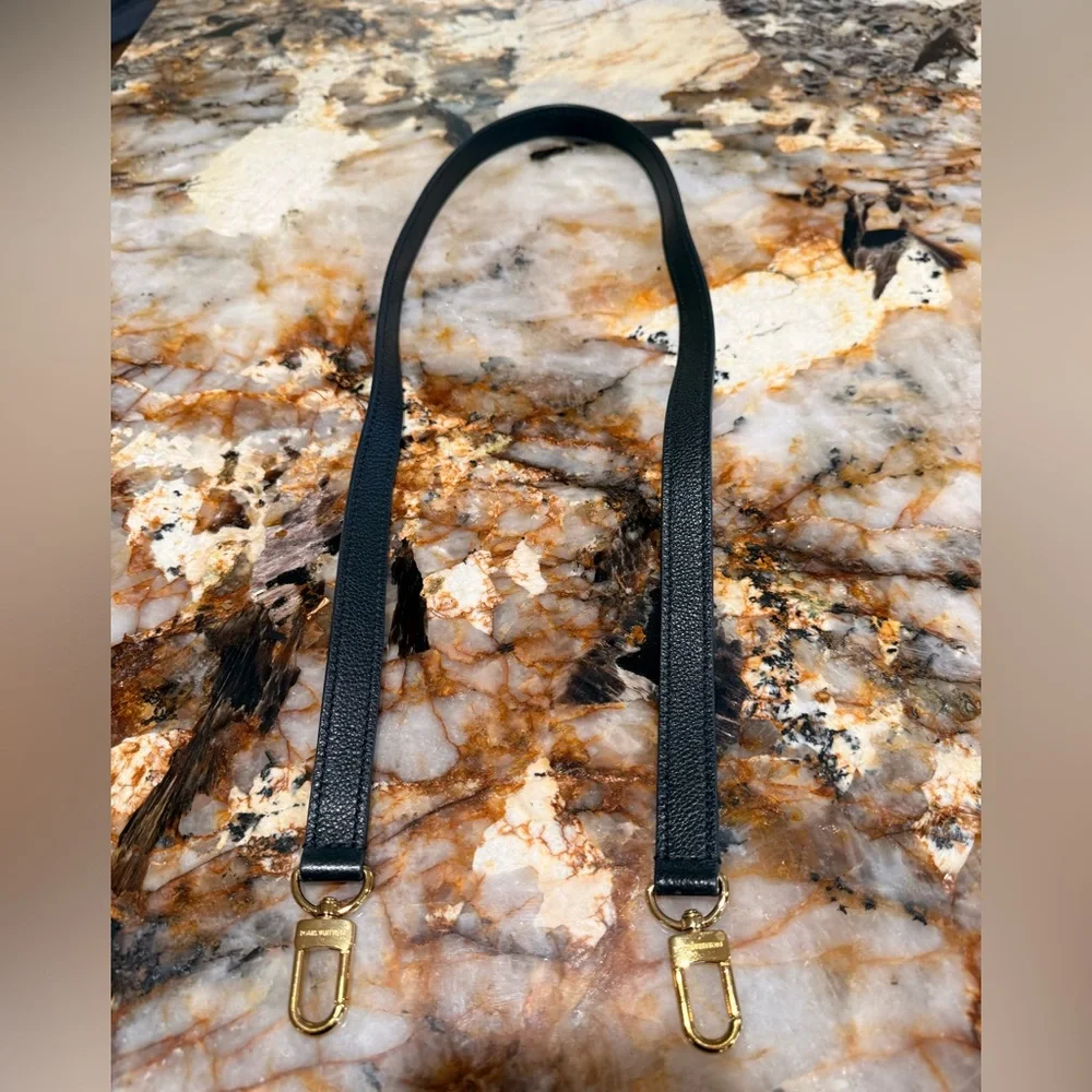 Authentic Louis Vuitton Black Leather Crossbody Strap with Gold Hardware - Picture 3 of 3